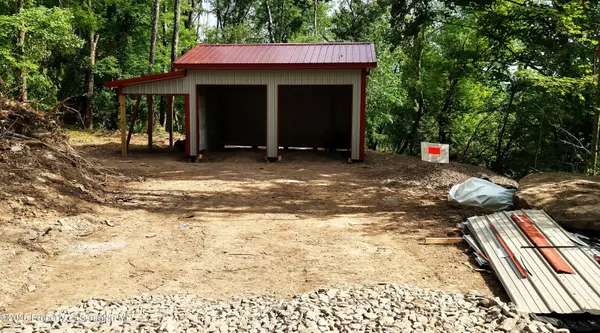 1013 Stearns RD, New Milford, PA 18834