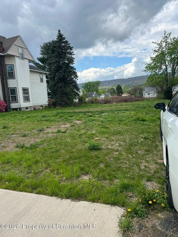 1635 Sanderson AVE, Scranton, PA 18509