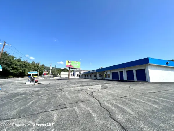 30 Sturges RD, Peckville, PA 18452