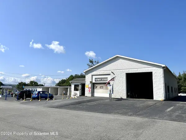 30 Sturges RD, Peckville, PA 18452