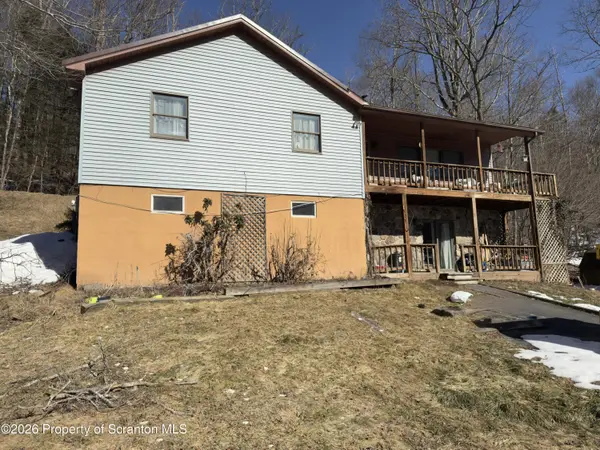 91 Pond RD, Moscow, PA 18444