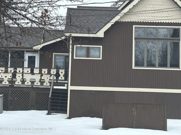 15 Fall PL, Union Dale, PA 18470