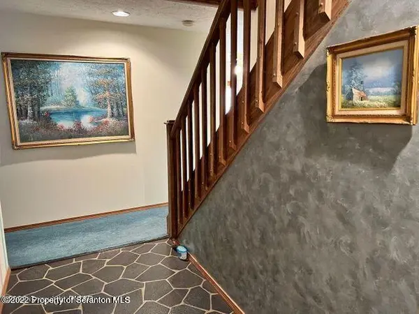 3142 Evergreen CIR, Tobyhanna, PA 18466
