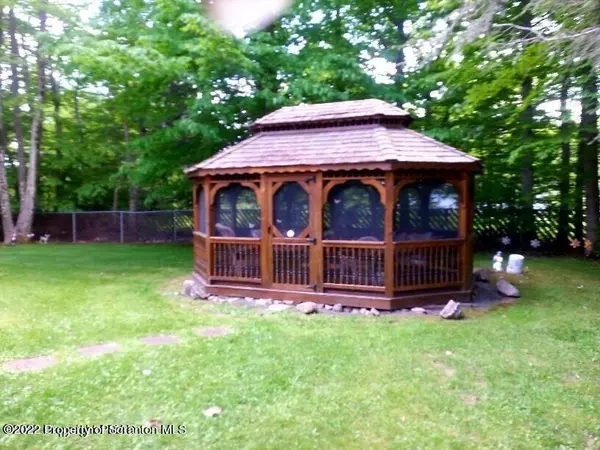 3142 Evergreen CIR, Tobyhanna, PA 18466
