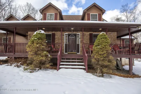 1007 Sierra CT, Hawley, PA 18428