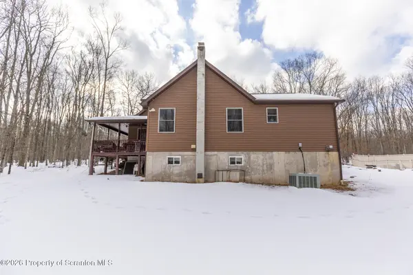 1007 Sierra CT, Hawley, PA 18428