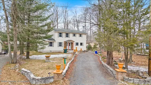 7445 Tamara LN, Tobyhanna, PA 18466