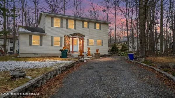 7445 Tamara LN, Tobyhanna, PA 18466