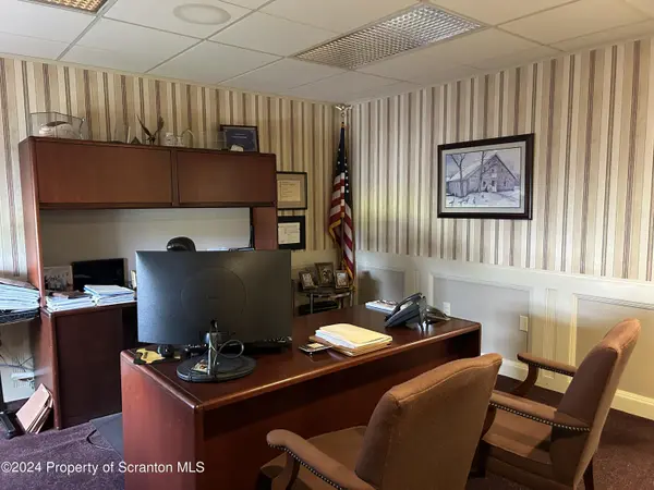 3 Abington Executive PARK, Clarks Summit, PA 18411
