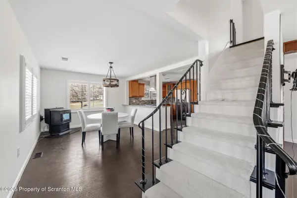 405 S Turnpike RD, Dalton, PA 18414