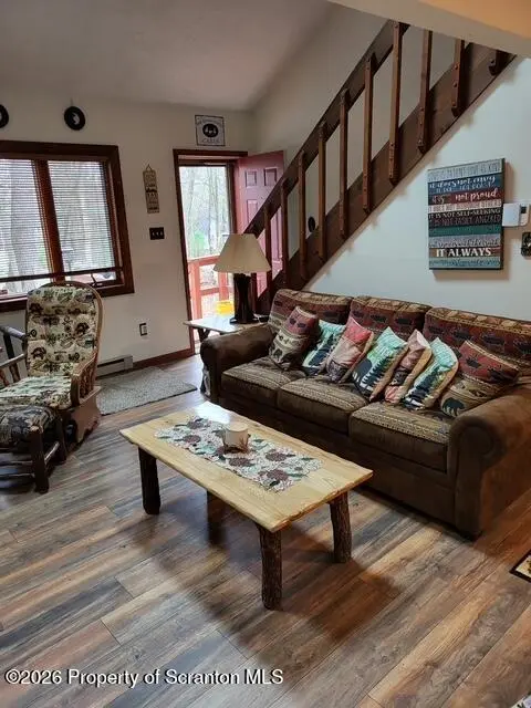 104 Country Club DR, Thornhurst, PA 18424