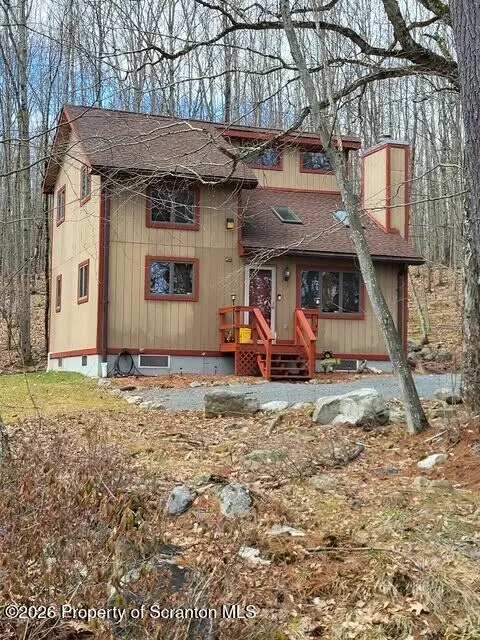 104 Country Club DR, Thornhurst, PA 18424