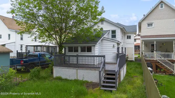 121 Throop ST, Scranton, PA 18508
