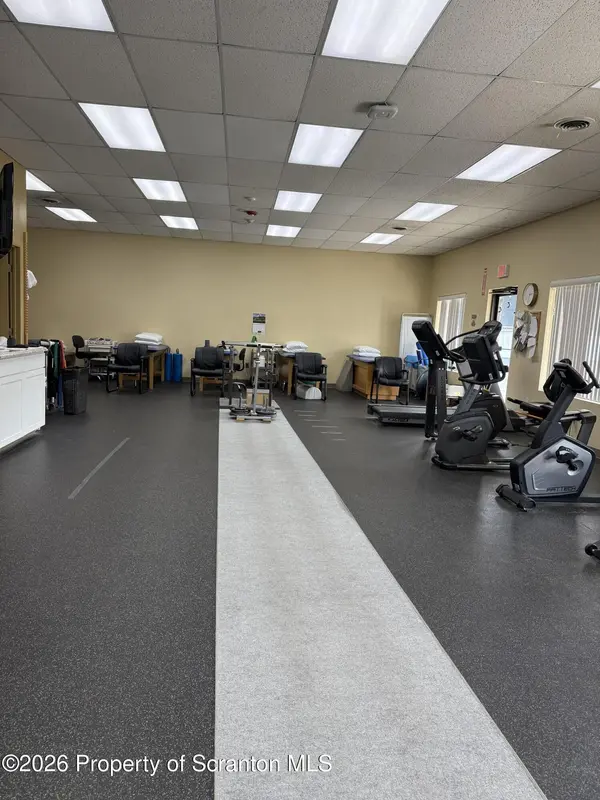 1332 Main ST, Dickson City, PA 18519