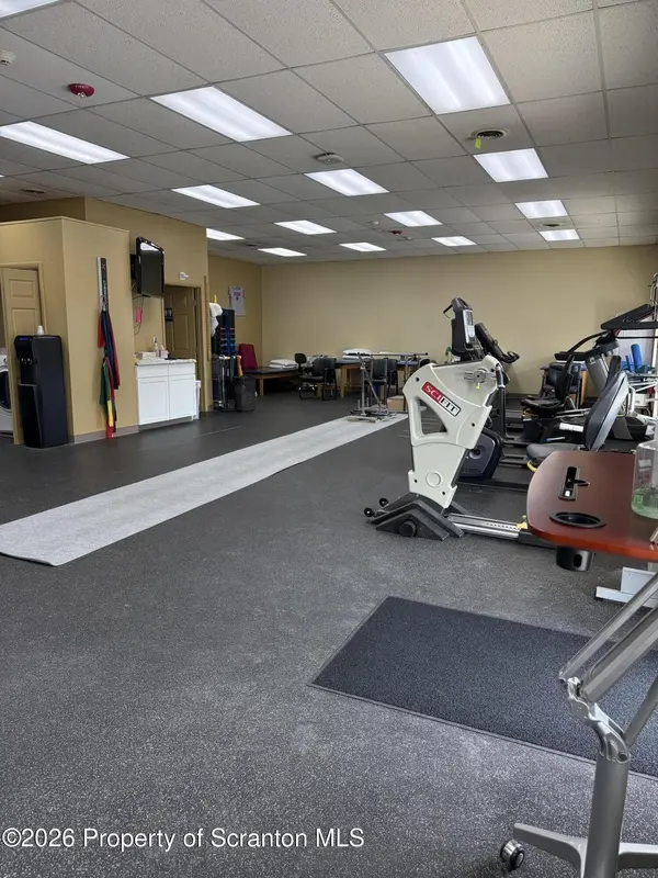 1332 Main ST, Dickson City, PA 18519
