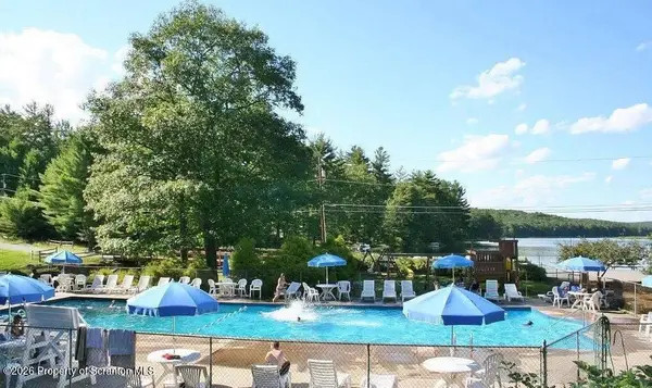 Red Rock CIR, Lackawaxen, PA 18435
