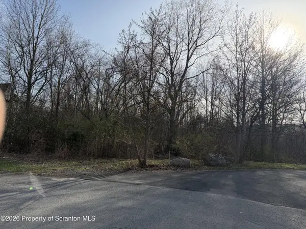 Pine St & Laurel DR, Mayfield, PA 18433