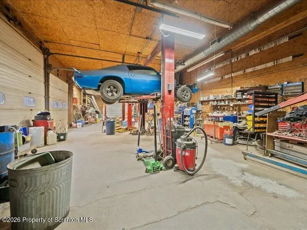 9892 Forest Lake RD, Montrose, PA 18801