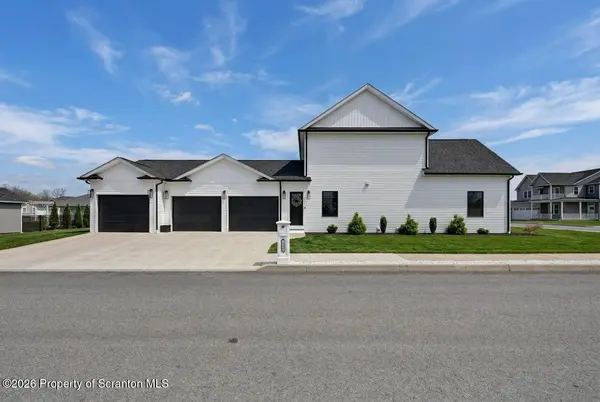110 Osprey LN, Archbald, PA 18403