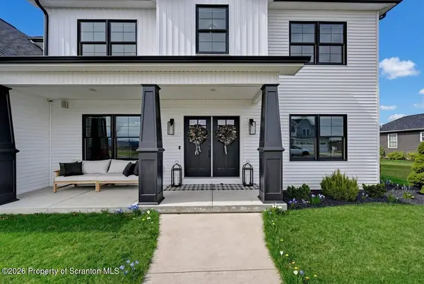 110 Osprey LN, Archbald, PA 18403