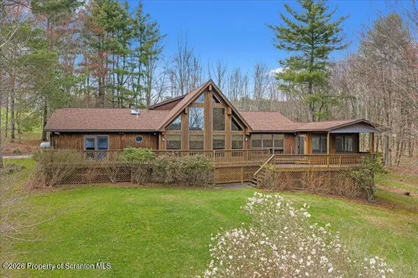 59 Steamers LN, New Milford, PA 18834