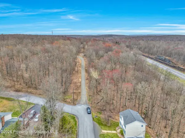 Hilltop RD, Roaring Brook Twp, PA 18444