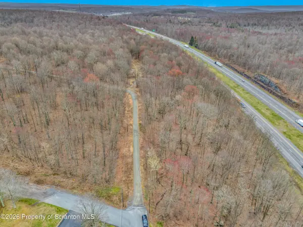 Hilltop RD, Roaring Brook Twp, PA 18444