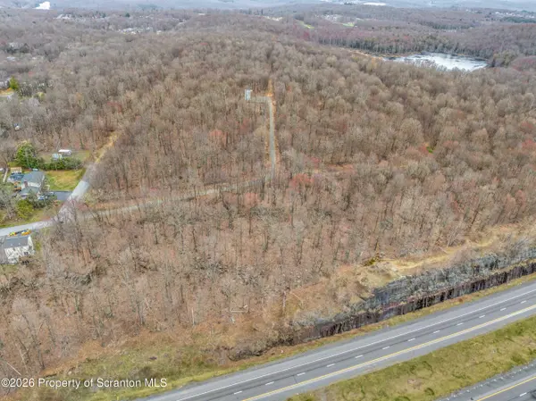 Hilltop RD, Roaring Brook Twp, PA 18444
