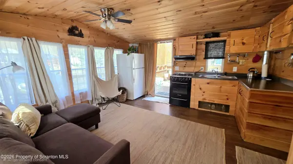 WI5402 Wildlife WAY, Covington Twp, PA 18444
