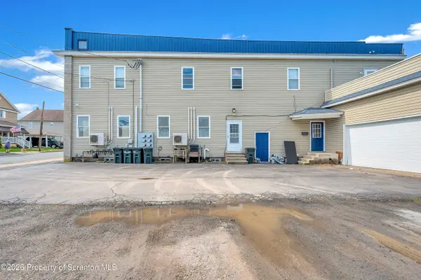 615-617 Charles ST, Throop, PA 18512