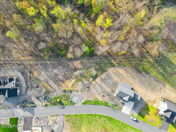 37 Veronica DR, Jenkins Twp, PA 18640