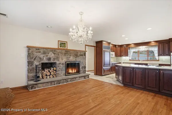 109 Father John DR, Lake Ariel, PA 18436