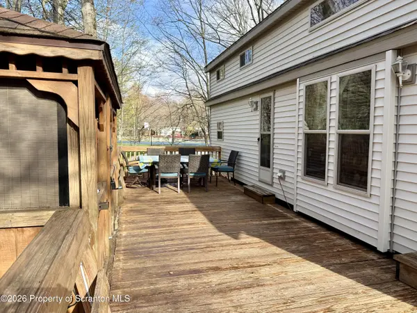 336 Buckaroo Byway, Covington Twp, PA 18424