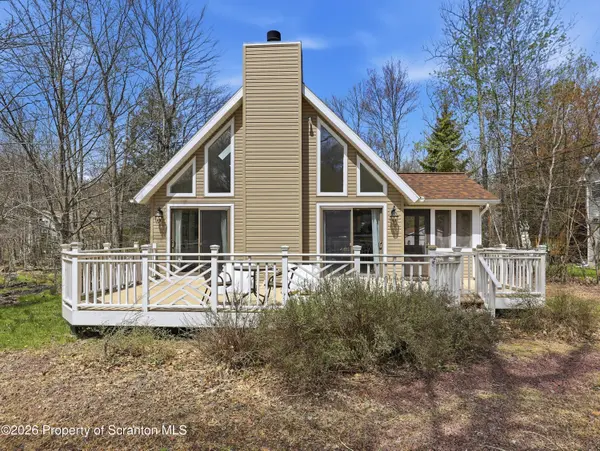 61 Floral DR, Thornhurst, PA 18424