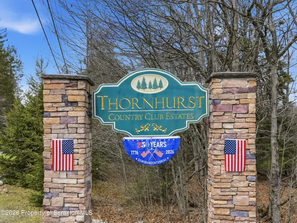 61 Floral DR, Thornhurst, PA 18424