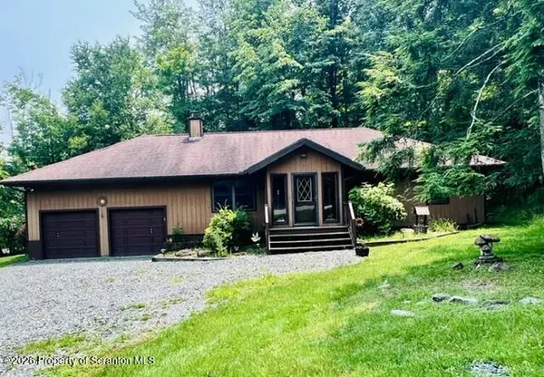 163 Greenview CT, Lake Ariel, PA 18436