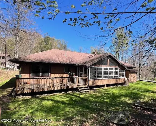 163 Greenview CT, Lake Ariel, PA 18436