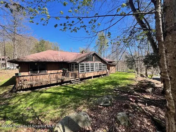163 Greenview CT, Lake Ariel, PA 18436