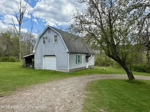 7644 State Route 374, Clifford Twp, PA 18470