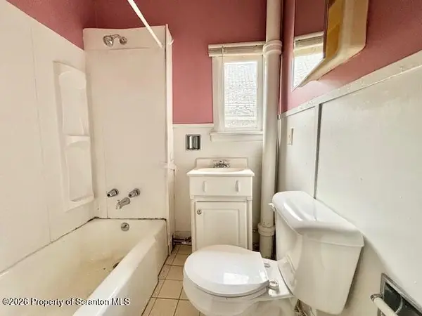 116 Dunmore ST, Throop, PA 18512