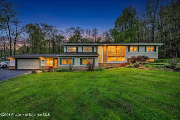 113 Wilcrest RD, Roaring Brook Twp, PA 18444