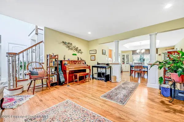 307 Riverside DR, Eynon, PA 18403
