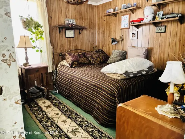 138 E Grace ST, Old Forge, PA 18518