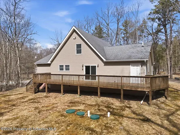 102 Loveland, Tafton, PA 18464