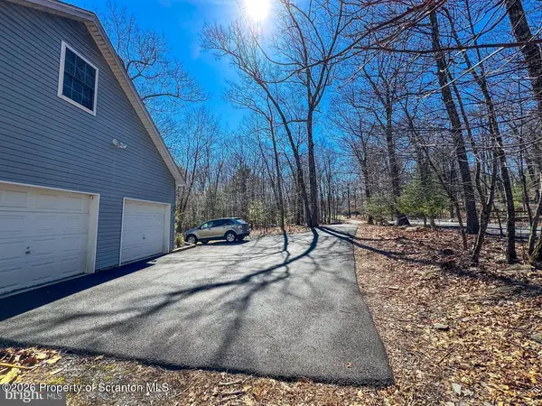 145 Oak Ridge DR, Milford, PA 18337