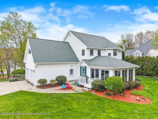 925 Parkview RD, Moscow, PA 18444