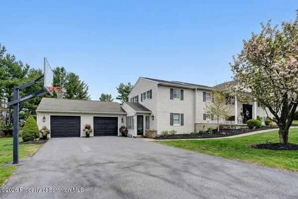 115 Greenbrier DR, Clarks Green, PA 18411