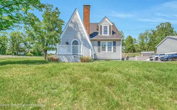 109 Ackerly RD, Clarks Summit, PA 18411