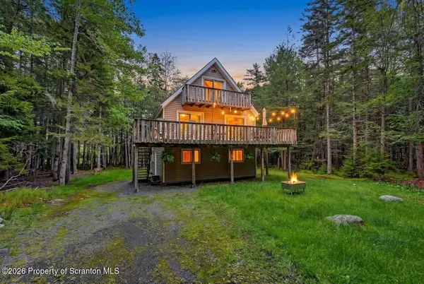 112 Thomas LN, Gouldsboro, PA 18424