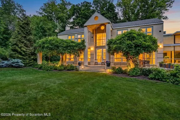 703 Highland AVE, Clarks Green, PA 18411